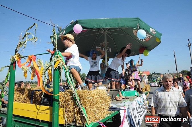 Zdjęcie w galerii na portalu naszraciborz.pl: Dożynki Gminy Krzyżanowice - gigantyczny korowód w Bolesławiu wiadomości z regionu