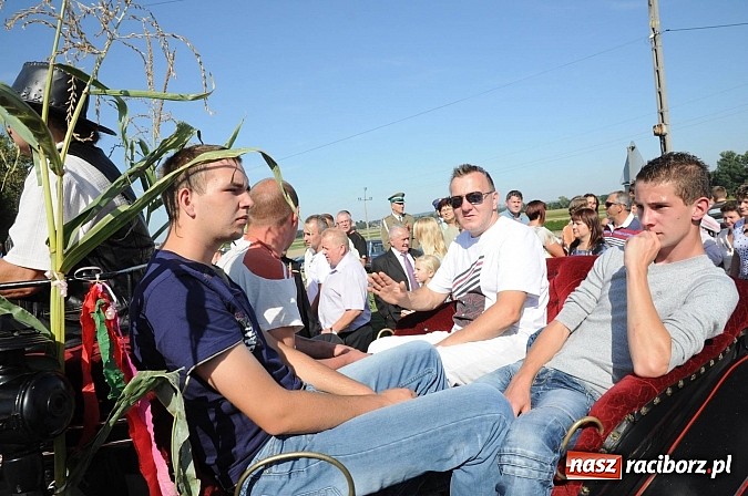 Zdjęcie w galerii na portalu naszraciborz.pl: Dożynki Gminy Krzyżanowice - gigantyczny korowód w Bolesławiu wiadomości z regionu