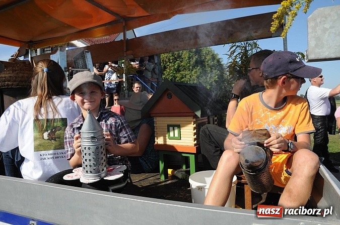 Zdjęcie w galerii na portalu naszraciborz.pl: Dożynki Gminy Krzyżanowice - gigantyczny korowód w Bolesławiu wiadomości z regionu