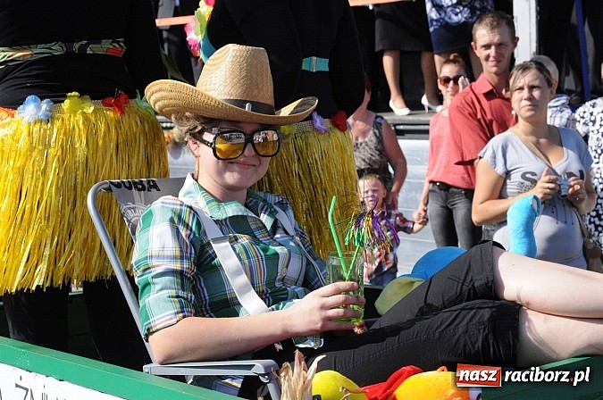 Zdjęcie w galerii na portalu naszraciborz.pl: Dożynki Gminy Krzyżanowice - gigantyczny korowód w Bolesławiu wiadomości z regionu