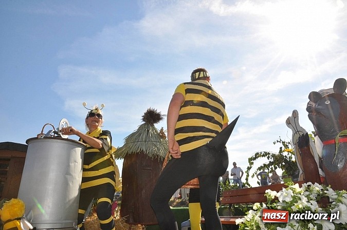 Zdjęcie w galerii na portalu naszraciborz.pl: Dożynki Gminy Krzyżanowice - gigantyczny korowód w Bolesławiu wiadomości z regionu