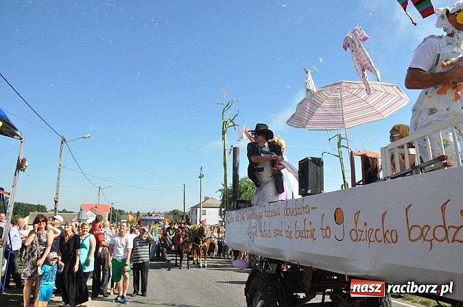 Zdjęcie w galerii na portalu naszraciborz.pl: Dożynki Gminy Krzyżanowice - gigantyczny korowód w Bolesławiu wiadomości z regionu