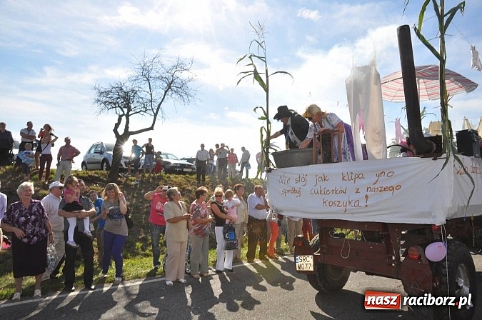 Zdjęcie w galerii na portalu naszraciborz.pl: Dożynki Gminy Krzyżanowice - gigantyczny korowód w Bolesławiu wiadomości z regionu