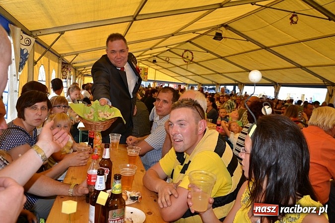 Zdjęcie w galerii na portalu naszraciborz.pl: Dożynki Gminy Krzyżanowice - gigantyczny korowód w Bolesławiu wiadomości z regionu