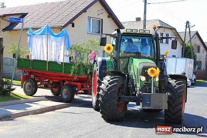 Zdjęcie w galerii na portalu naszraciborz.pl: Dożynki w Samborowicach z policyjnym patrolem i piękną koroną wiadomości z regionu