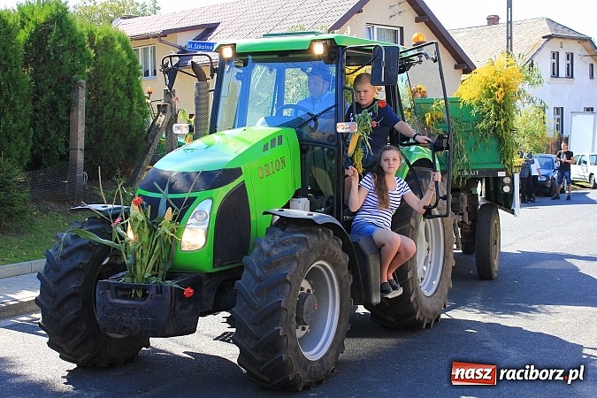 Zdjęcie w galerii na portalu naszraciborz.pl: Dożynki w Samborowicach z policyjnym patrolem i piękną koroną wiadomości z regionu
