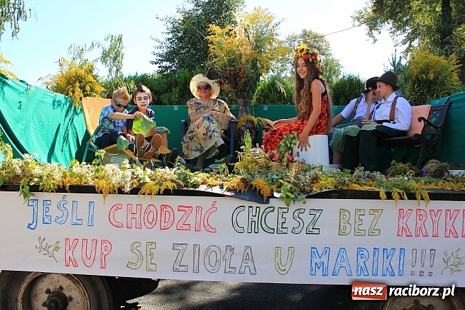 Zdjęcie w galerii na portalu naszraciborz.pl: Dożynki w Samborowicach z policyjnym patrolem i piękną koroną wiadomości z regionu