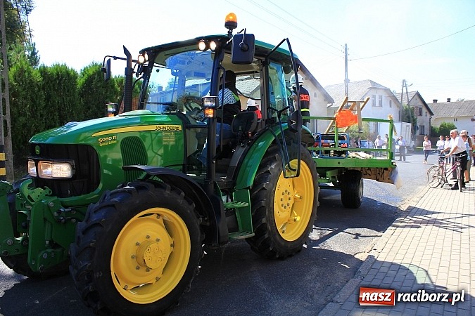 Zdjęcie w galerii na portalu naszraciborz.pl: Dożynki w Samborowicach z policyjnym patrolem i piękną koroną wiadomości z regionu