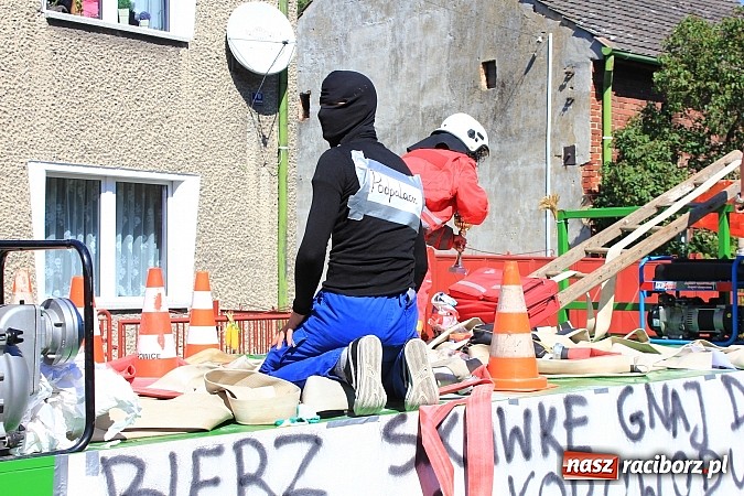 Zdjęcie w galerii na portalu naszraciborz.pl: Dożynki w Samborowicach z policyjnym patrolem i piękną koroną wiadomości z regionu
