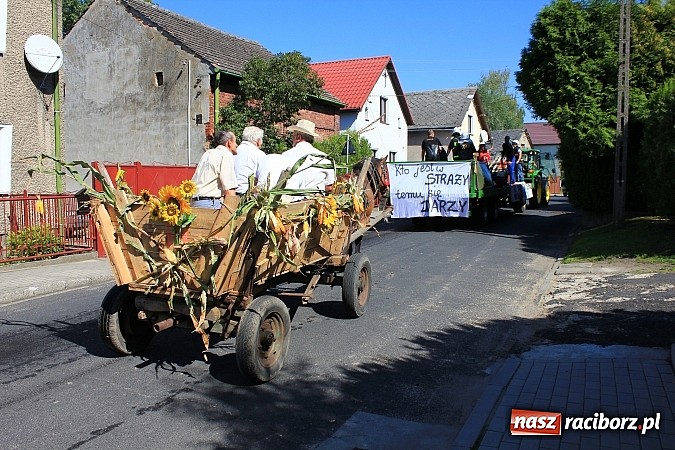 Zdjęcie w galerii na portalu naszraciborz.pl: Dożynki w Samborowicach z policyjnym patrolem i piękną koroną wiadomości z regionu