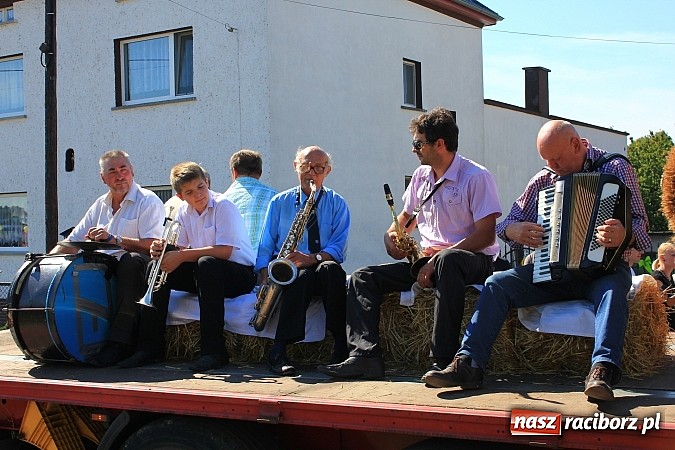 Zdjęcie w galerii na portalu naszraciborz.pl: W Makowie rowerowy korowód dożynkowy wiadomości z regionu