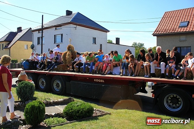 Zdjęcie w galerii na portalu naszraciborz.pl: W Makowie rowerowy korowód dożynkowy wiadomości z regionu
