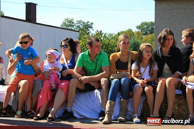 Zdjęcie w galerii na portalu naszraciborz.pl: W Makowie rowerowy korowód dożynkowy wiadomości z regionu