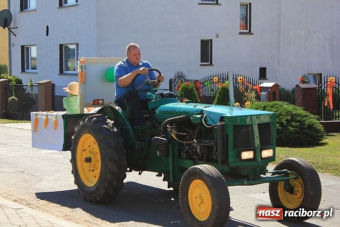 Zdjęcie w galerii na portalu naszraciborz.pl: W Makowie rowerowy korowód dożynkowy wiadomości z regionu