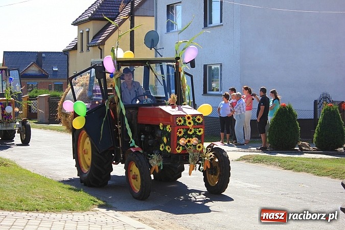 Zdjęcie w galerii na portalu naszraciborz.pl: W Makowie rowerowy korowód dożynkowy wiadomości z regionu