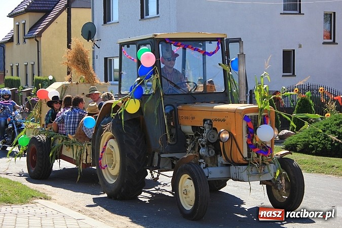 Zdjęcie w galerii na portalu naszraciborz.pl: W Makowie rowerowy korowód dożynkowy wiadomości z regionu