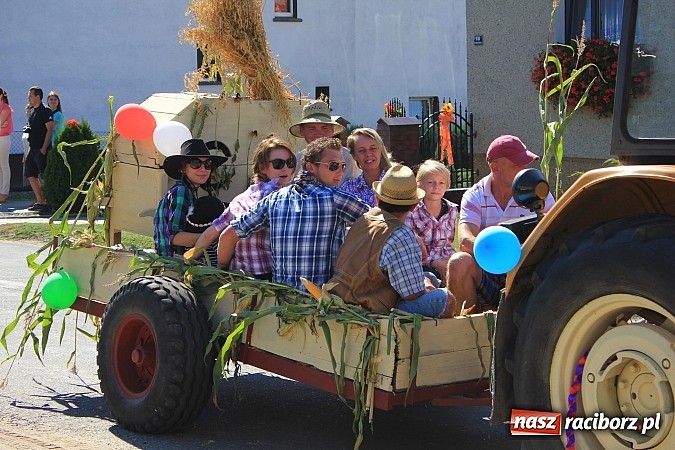 Zdjęcie w galerii na portalu naszraciborz.pl: W Makowie rowerowy korowód dożynkowy wiadomości z regionu