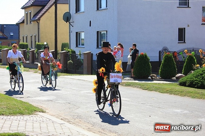 Zdjęcie w galerii na portalu naszraciborz.pl: W Makowie rowerowy korowód dożynkowy wiadomości z regionu