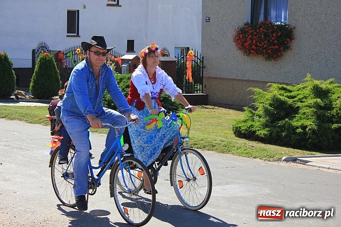 Zdjęcie w galerii na portalu naszraciborz.pl: W Makowie rowerowy korowód dożynkowy wiadomości z regionu