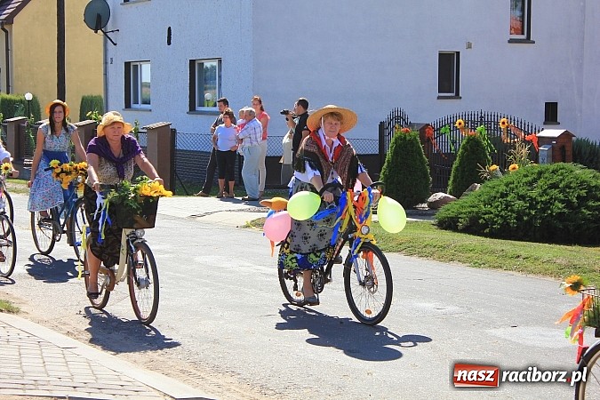 Zdjęcie w galerii na portalu naszraciborz.pl: W Makowie rowerowy korowód dożynkowy wiadomości z regionu