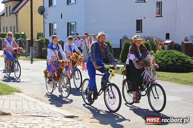 Zdjęcie w galerii na portalu naszraciborz.pl: W Makowie rowerowy korowód dożynkowy wiadomości z regionu
