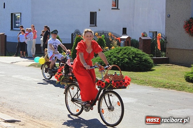 Zdjęcie w galerii na portalu naszraciborz.pl: W Makowie rowerowy korowód dożynkowy wiadomości z regionu