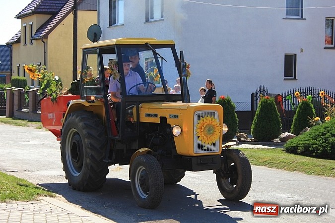 Zdjęcie w galerii na portalu naszraciborz.pl: W Makowie rowerowy korowód dożynkowy wiadomości z regionu