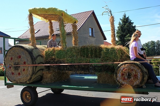 Zdjęcie w galerii na portalu naszraciborz.pl: W Makowie rowerowy korowód dożynkowy wiadomości z regionu