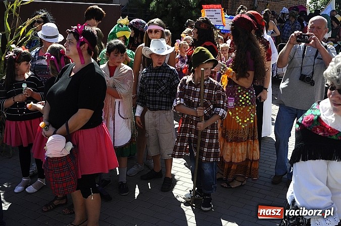 Zdjęcie w galerii na portalu naszraciborz.pl: Delegacja z Bliskiego Wschodu na dożynkach w Wojnowicach wiadomości z regionu