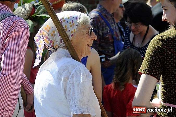 Zdjęcie w galerii na portalu naszraciborz.pl: Delegacja z Bliskiego Wschodu na dożynkach w Wojnowicach wiadomości z regionu
