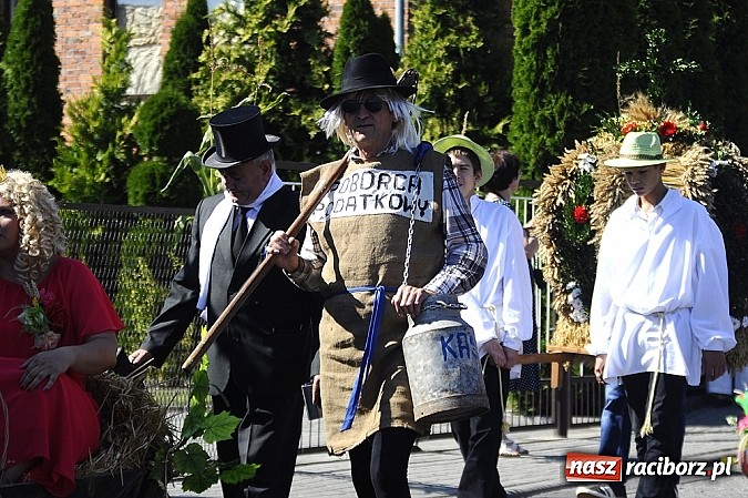 Zdjęcie w galerii na portalu naszraciborz.pl: Delegacja z Bliskiego Wschodu na dożynkach w Wojnowicach wiadomości z regionu