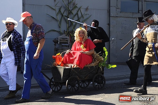 Zdjęcie w galerii na portalu naszraciborz.pl: Delegacja z Bliskiego Wschodu na dożynkach w Wojnowicach wiadomości z regionu