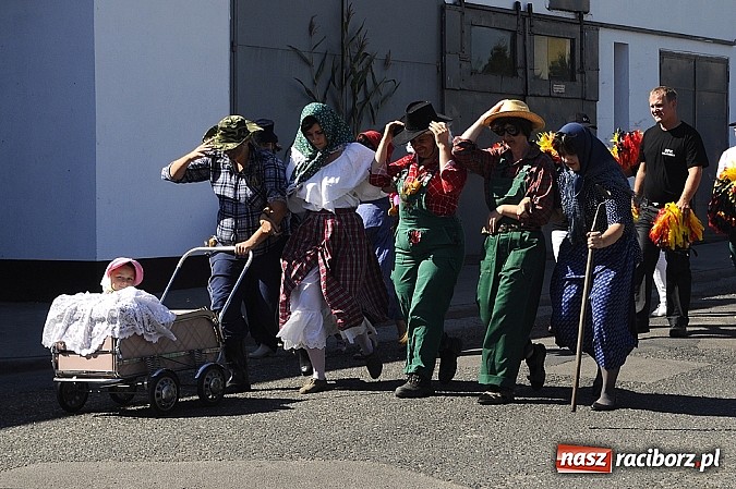 Zdjęcie w galerii na portalu naszraciborz.pl: Delegacja z Bliskiego Wschodu na dożynkach w Wojnowicach wiadomości z regionu