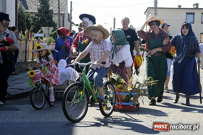 Zdjęcie w galerii na portalu naszraciborz.pl: Delegacja z Bliskiego Wschodu na dożynkach w Wojnowicach wiadomości z regionu