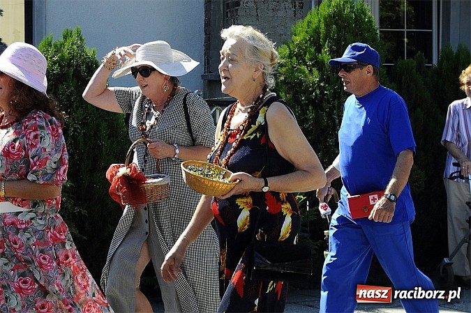 Zdjęcie w galerii na portalu naszraciborz.pl: Delegacja z Bliskiego Wschodu na dożynkach w Wojnowicach wiadomości z regionu