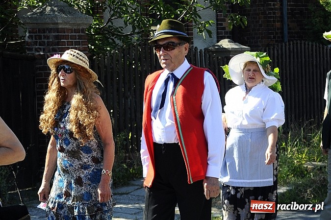 Zdjęcie w galerii na portalu naszraciborz.pl: Delegacja z Bliskiego Wschodu na dożynkach w Wojnowicach wiadomości z regionu