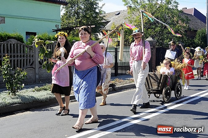 Zdjęcie w galerii na portalu naszraciborz.pl: Delegacja z Bliskiego Wschodu na dożynkach w Wojnowicach wiadomości z regionu