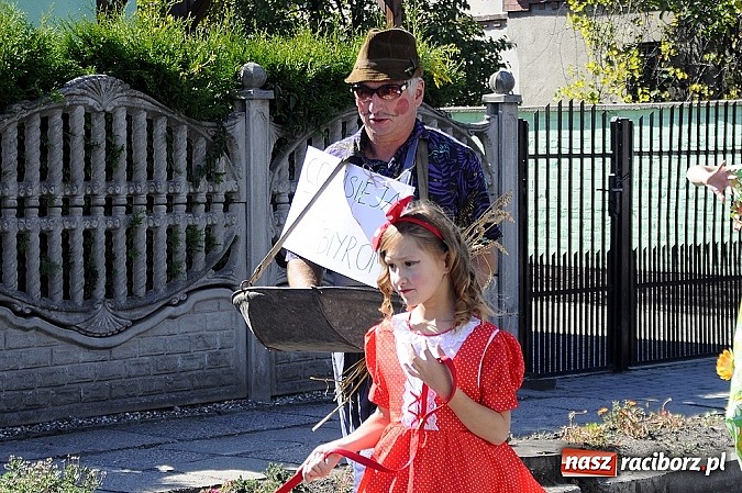 Zdjęcie w galerii na portalu naszraciborz.pl: Delegacja z Bliskiego Wschodu na dożynkach w Wojnowicach wiadomości z regionu