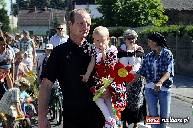 Zdjęcie w galerii na portalu naszraciborz.pl: Delegacja z Bliskiego Wschodu na dożynkach w Wojnowicach wiadomości z regionu