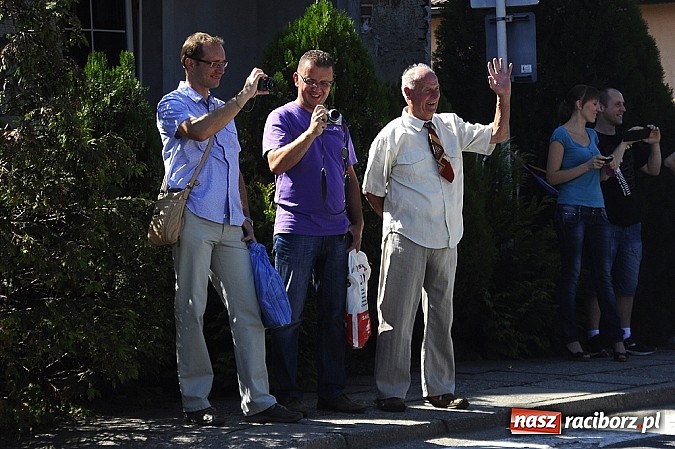 Zdjęcie w galerii na portalu naszraciborz.pl: Delegacja z Bliskiego Wschodu na dożynkach w Wojnowicach wiadomości z regionu
