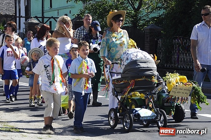 Zdjęcie w galerii na portalu naszraciborz.pl: Delegacja z Bliskiego Wschodu na dożynkach w Wojnowicach wiadomości z regionu