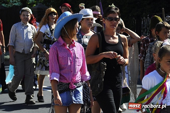 Zdjęcie w galerii na portalu naszraciborz.pl: Delegacja z Bliskiego Wschodu na dożynkach w Wojnowicach wiadomości z regionu