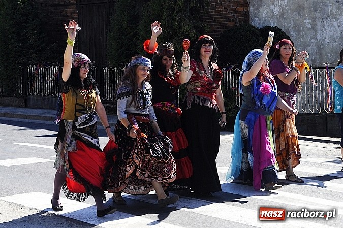 Zdjęcie w galerii na portalu naszraciborz.pl: Delegacja z Bliskiego Wschodu na dożynkach w Wojnowicach wiadomości z regionu