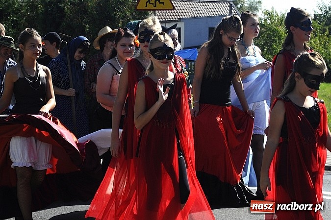 Zdjęcie w galerii na portalu naszraciborz.pl: Delegacja z Bliskiego Wschodu na dożynkach w Wojnowicach wiadomości z regionu
