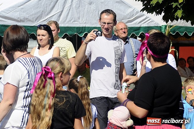 Zdjęcie w galerii na portalu naszraciborz.pl: Delegacja z Bliskiego Wschodu na dożynkach w Wojnowicach wiadomości z regionu