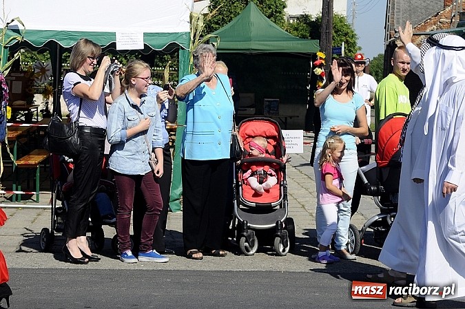Zdjęcie w galerii na portalu naszraciborz.pl: Delegacja z Bliskiego Wschodu na dożynkach w Wojnowicach wiadomości z regionu