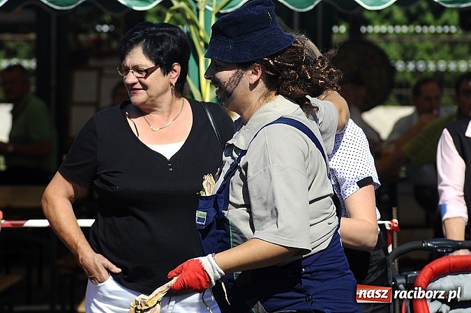 Zdjęcie w galerii na portalu naszraciborz.pl: Delegacja z Bliskiego Wschodu na dożynkach w Wojnowicach wiadomości z regionu