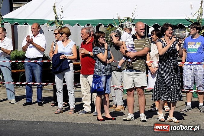 Zdjęcie w galerii na portalu naszraciborz.pl: Delegacja z Bliskiego Wschodu na dożynkach w Wojnowicach wiadomości z regionu
