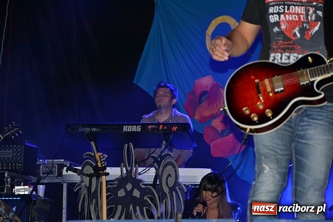 Zdjęcie w galerii na portalu naszraciborz.pl: Dożynki w Bolesławiu - kabaret i Łzy na wieczór wiadomości z regionu