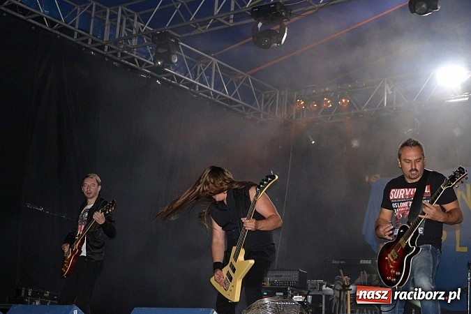 Zdjęcie w galerii na portalu naszraciborz.pl: Dożynki w Bolesławiu - kabaret i Łzy na wieczór wiadomości z regionu